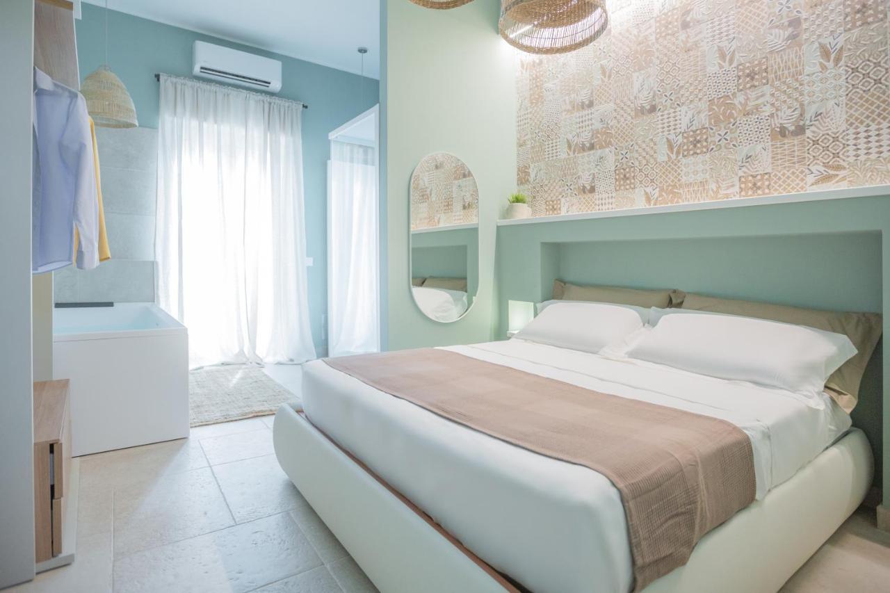 Filia Solis - Old Town Suites & Spa Бриндизи Экстерьер фото