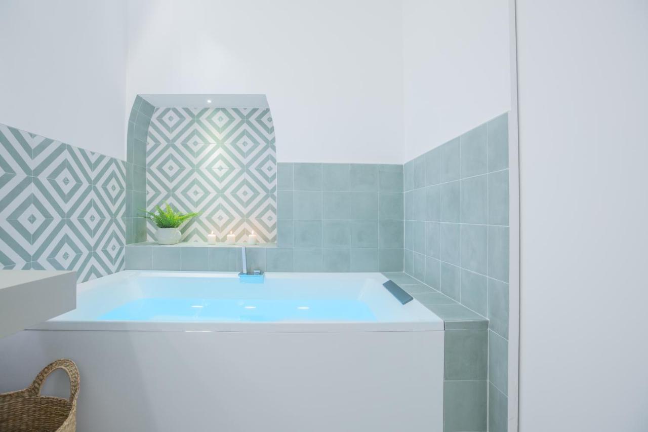 Filia Solis - Old Town Suites & Spa Бриндизи Экстерьер фото