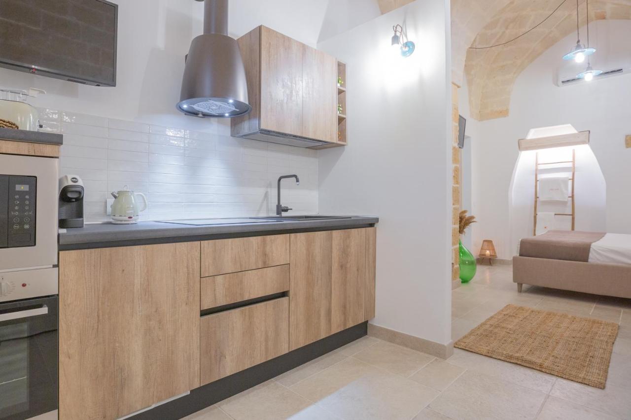 Filia Solis - Old Town Suites & Spa Бриндизи Экстерьер фото