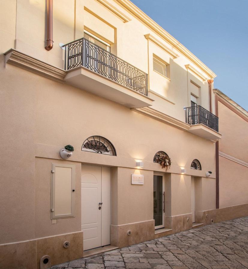 Filia Solis - Old Town Suites & Spa Бриндизи Экстерьер фото